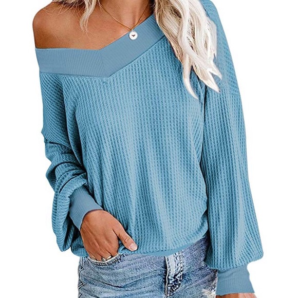 Beautiful woman off the shoulder top - Picture 6 of 8